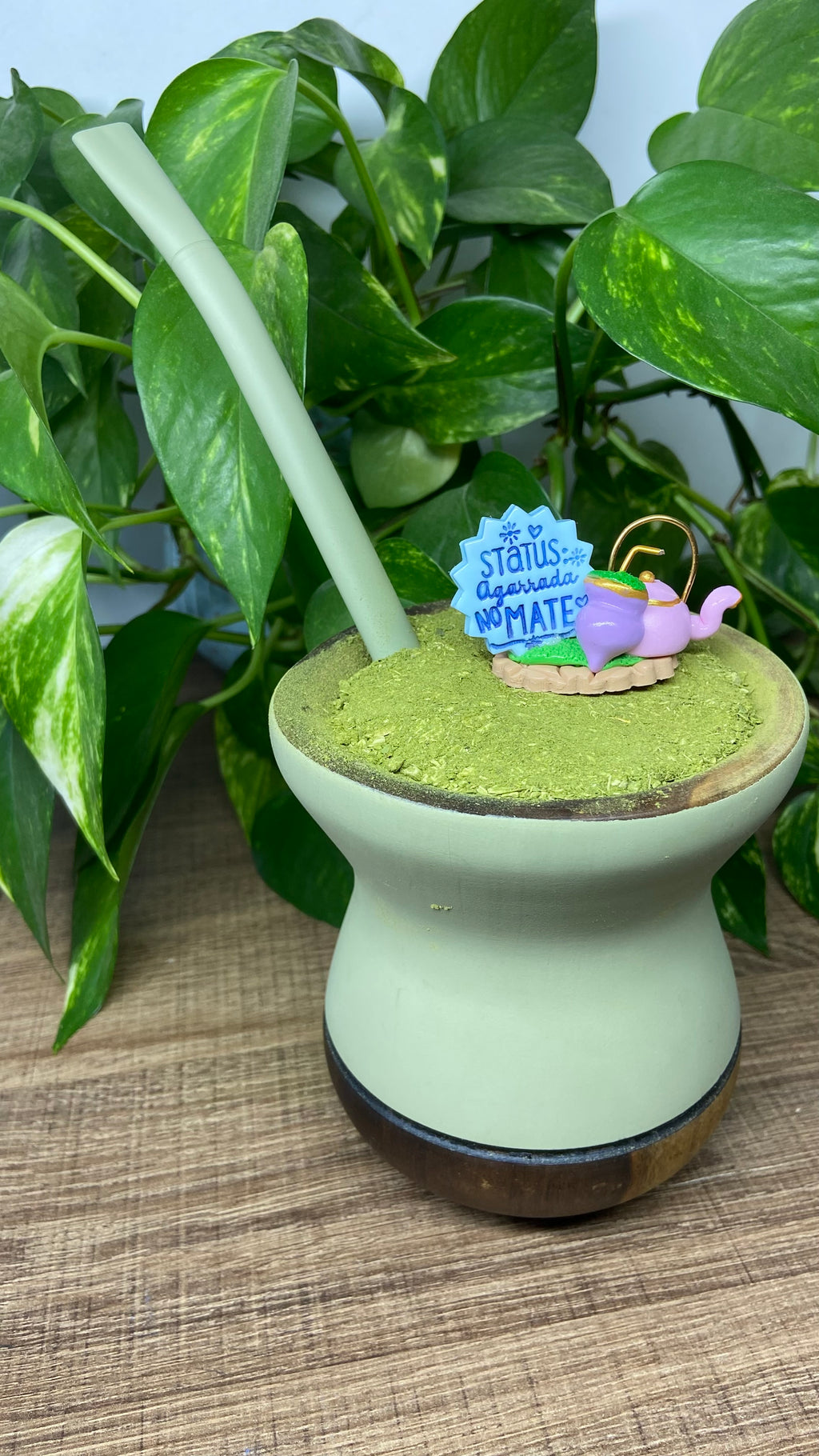 Status agarrada no Mate | enfeite de chimarrão