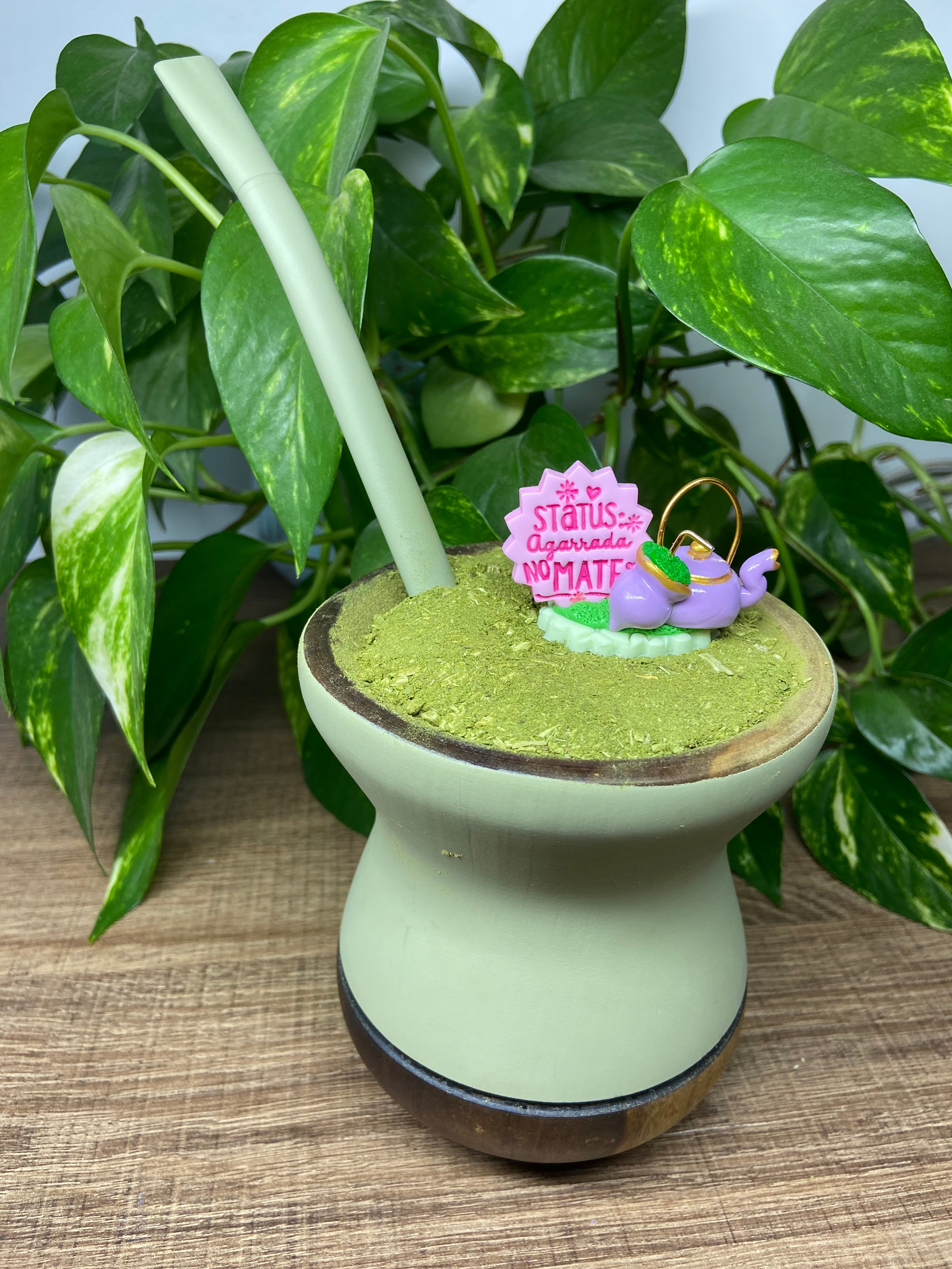 Status agarrada no Mate | enfeite de chimarrão