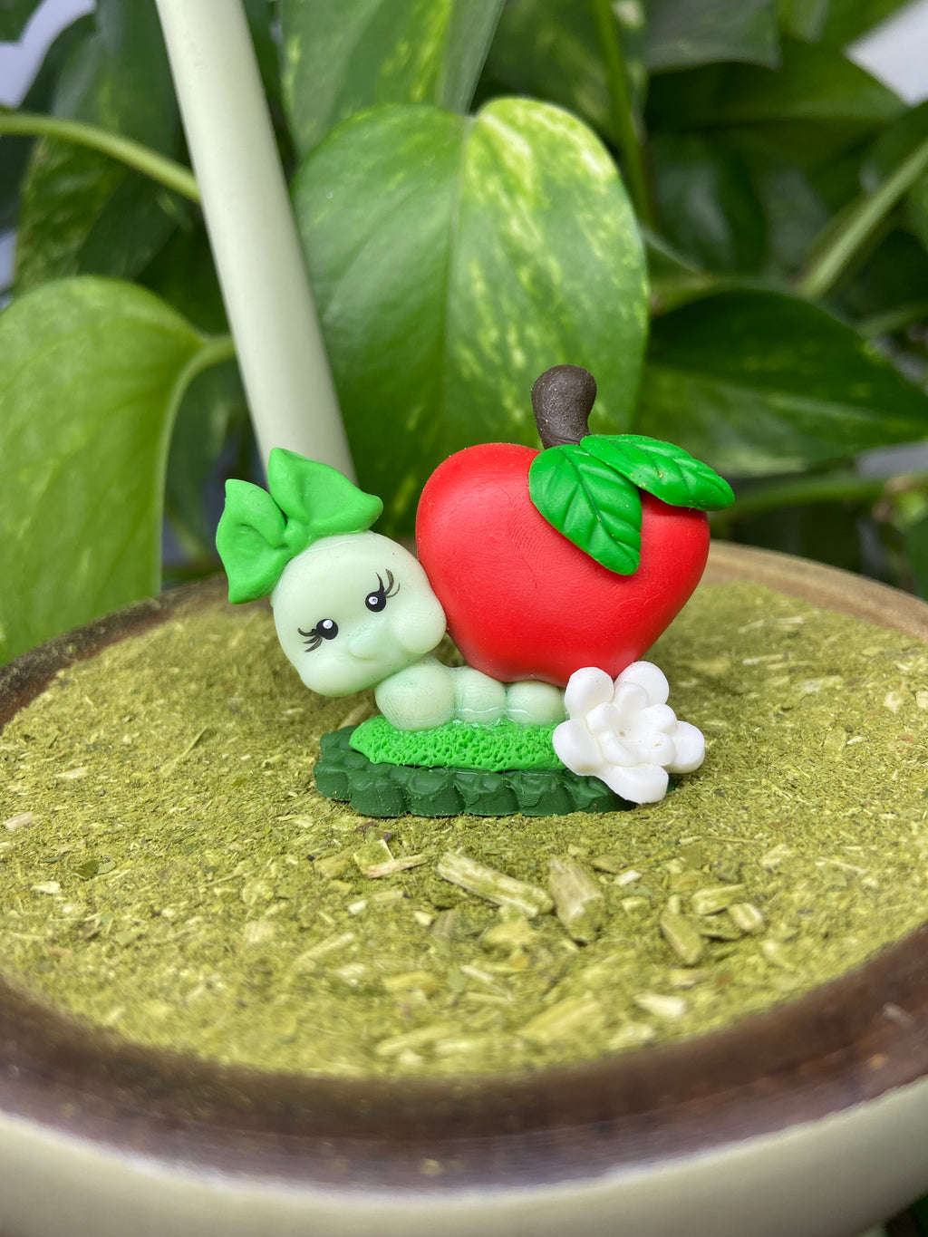 Lagartinha na maçã | enfeite de chimarrão