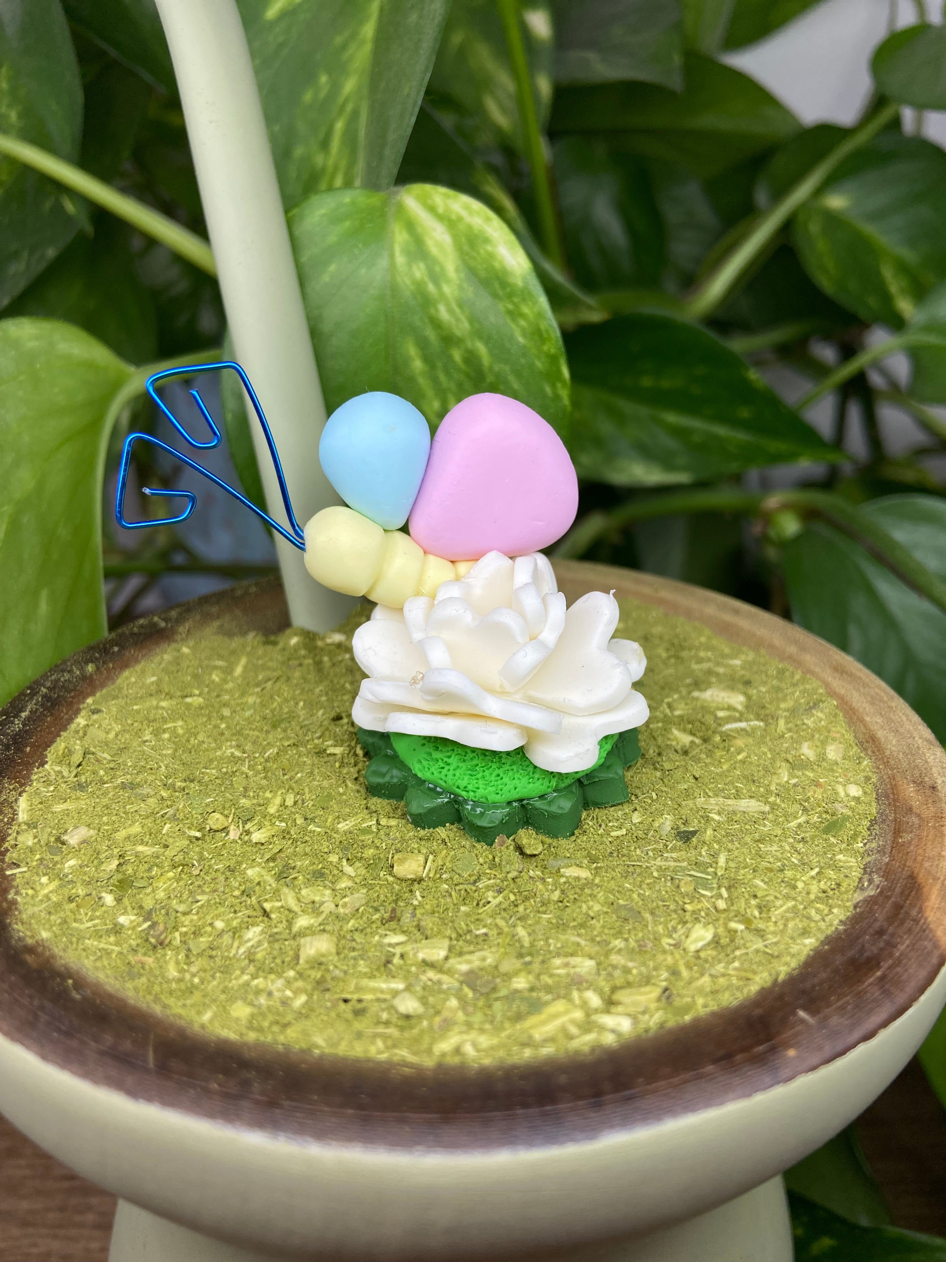 Borboletinha na flor | enfeite de chimarrão