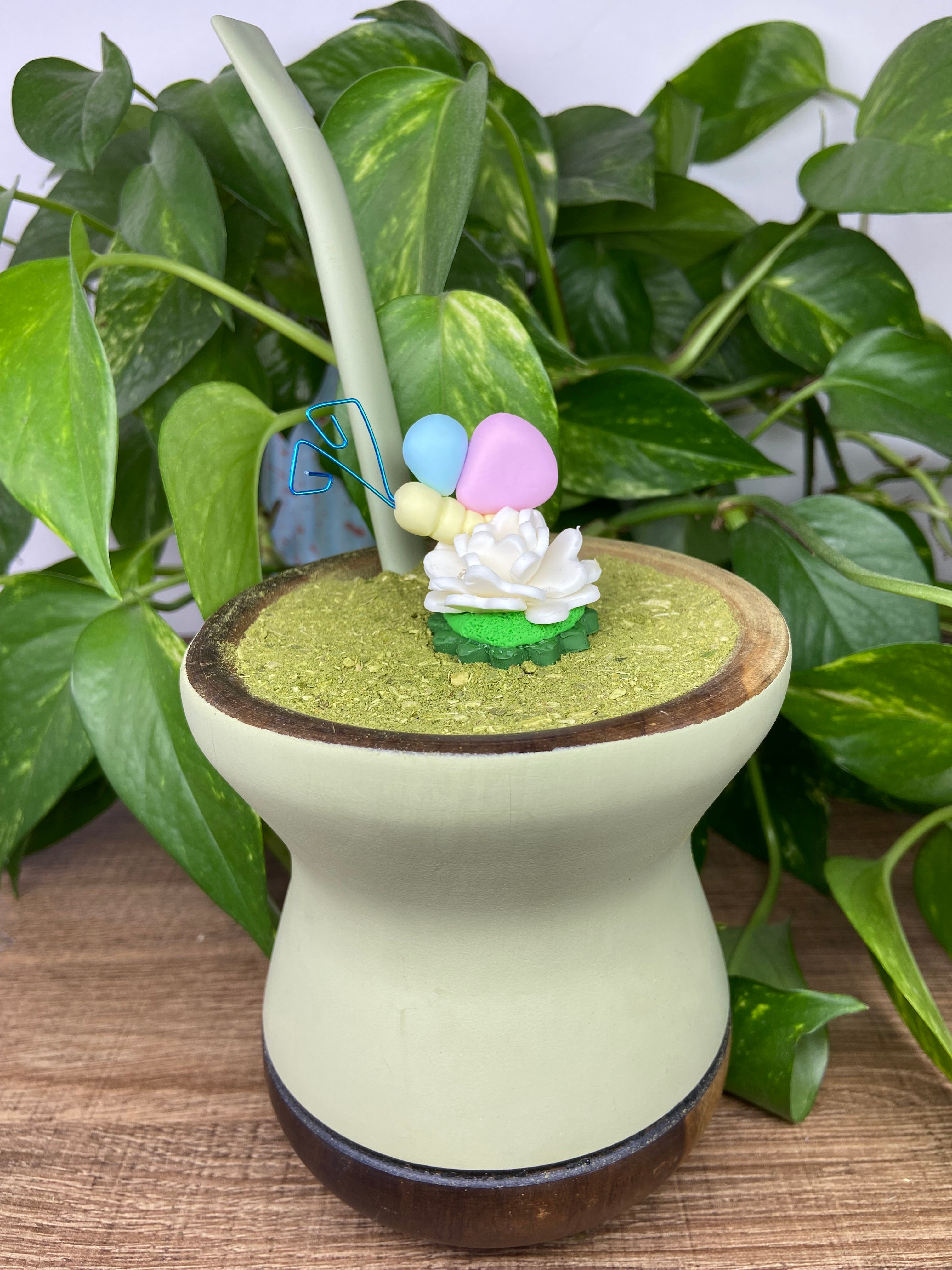 Borboletinha na flor | enfeite de chimarrão