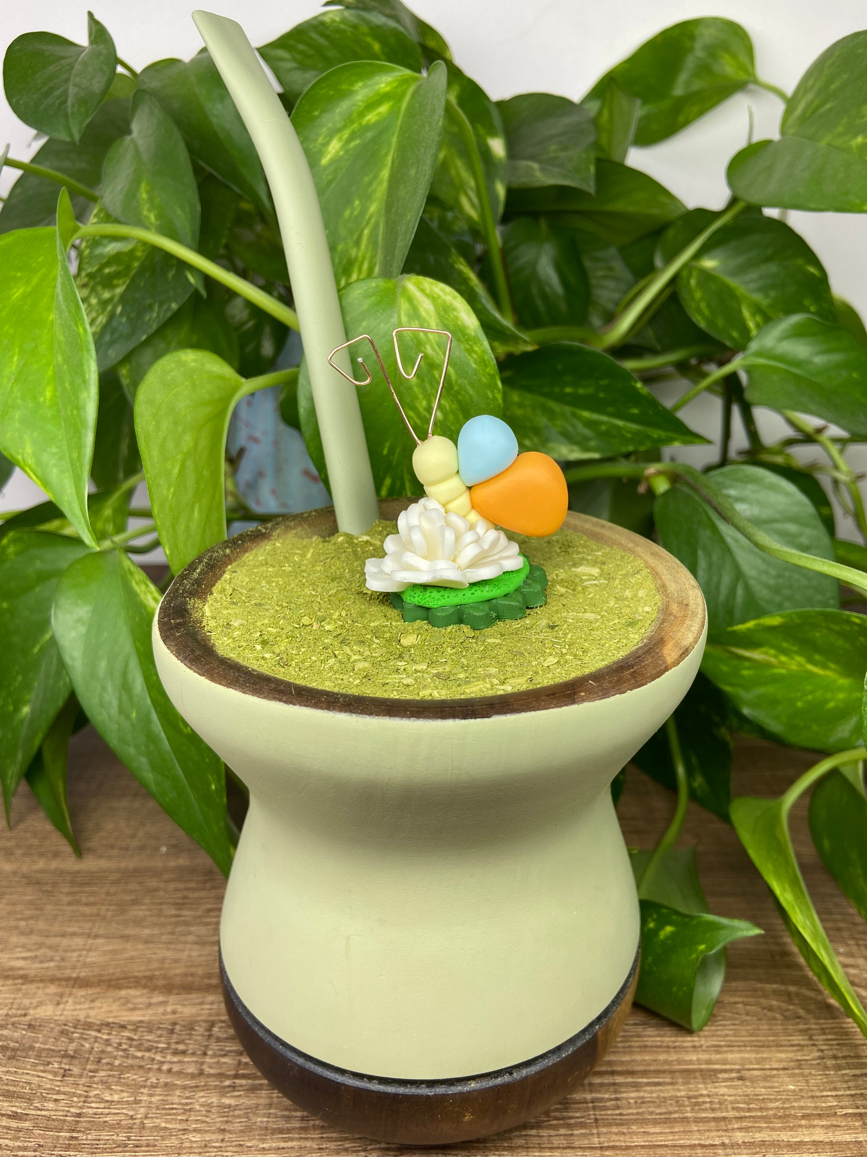 Borboletinha na flor | enfeite de chimarrão