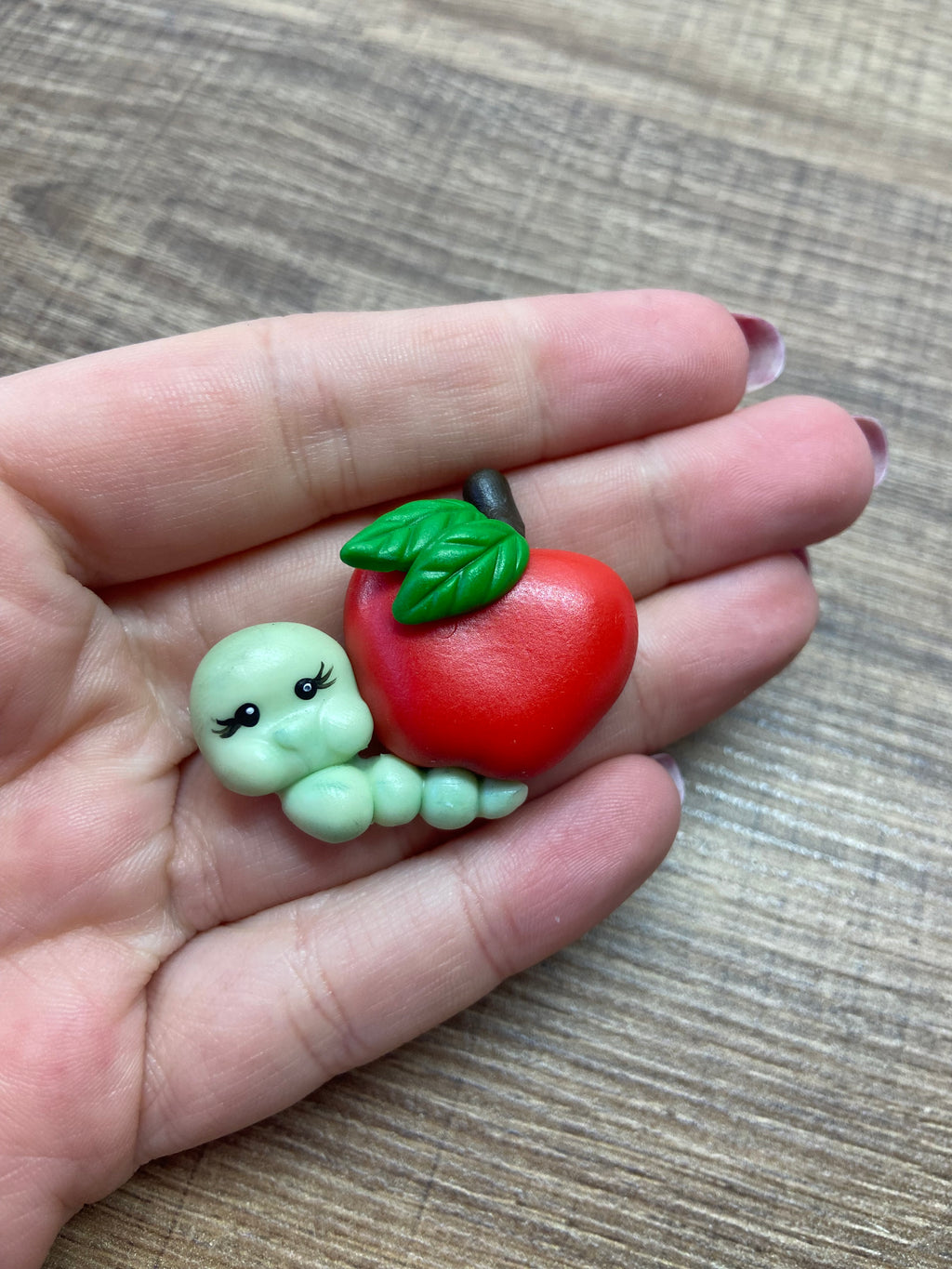 Imã Lagartinha na Maçã