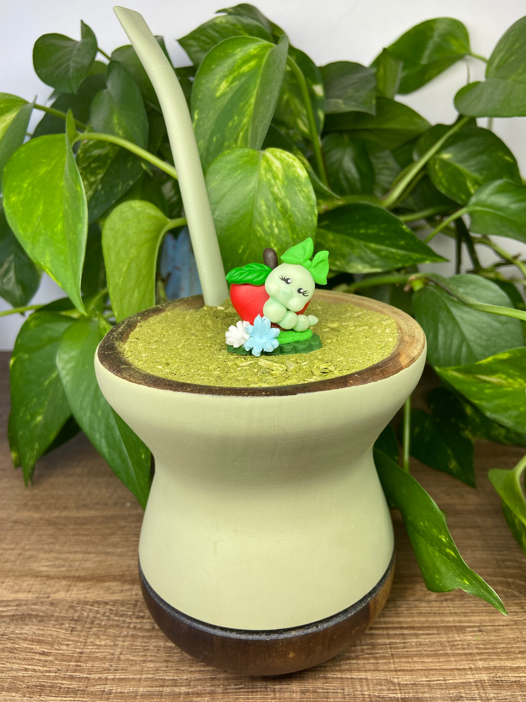 Lagartinha na maçã | enfeite de chimarrão