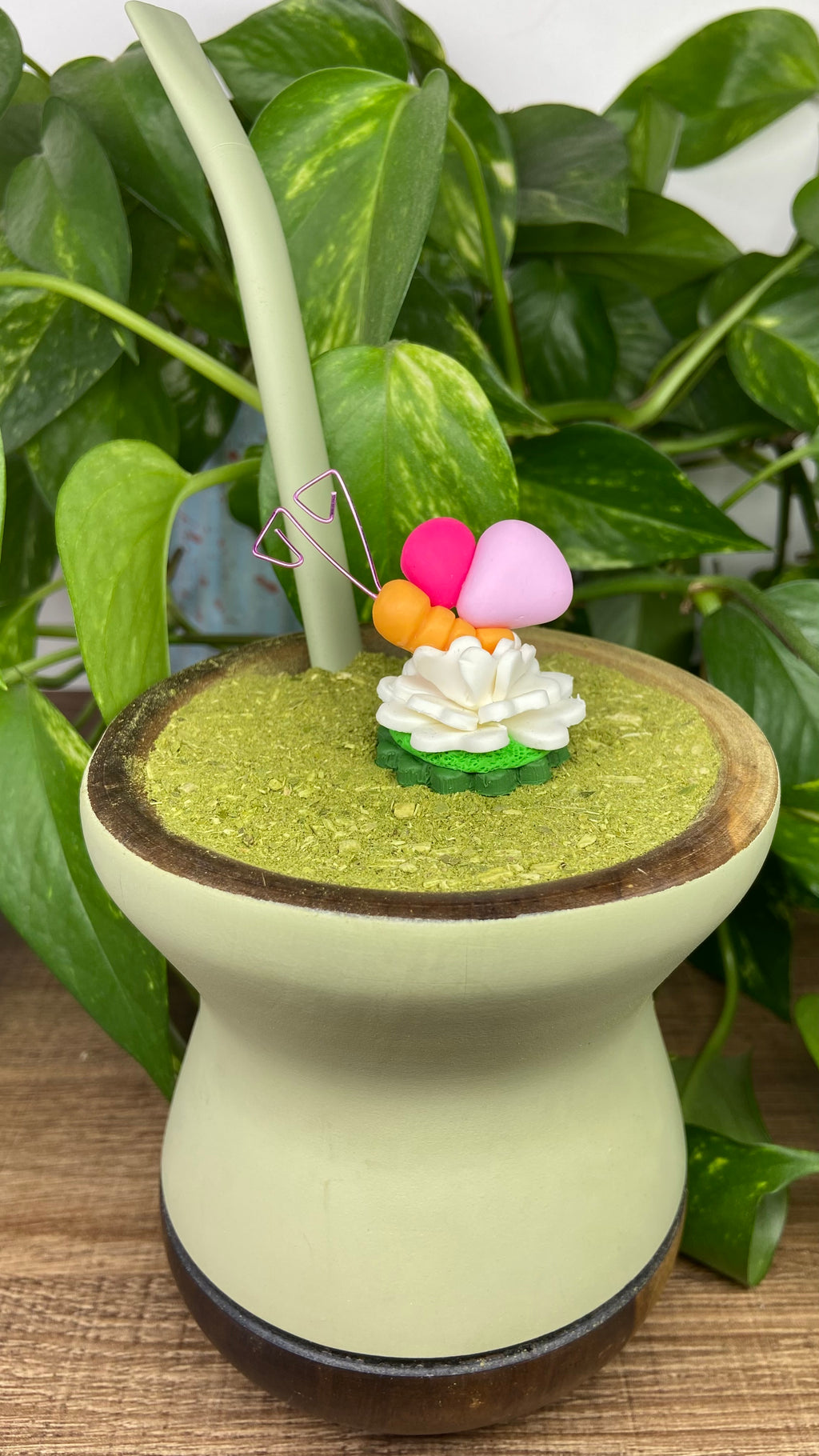 Borboletinha na flor | enfeite de chimarrão