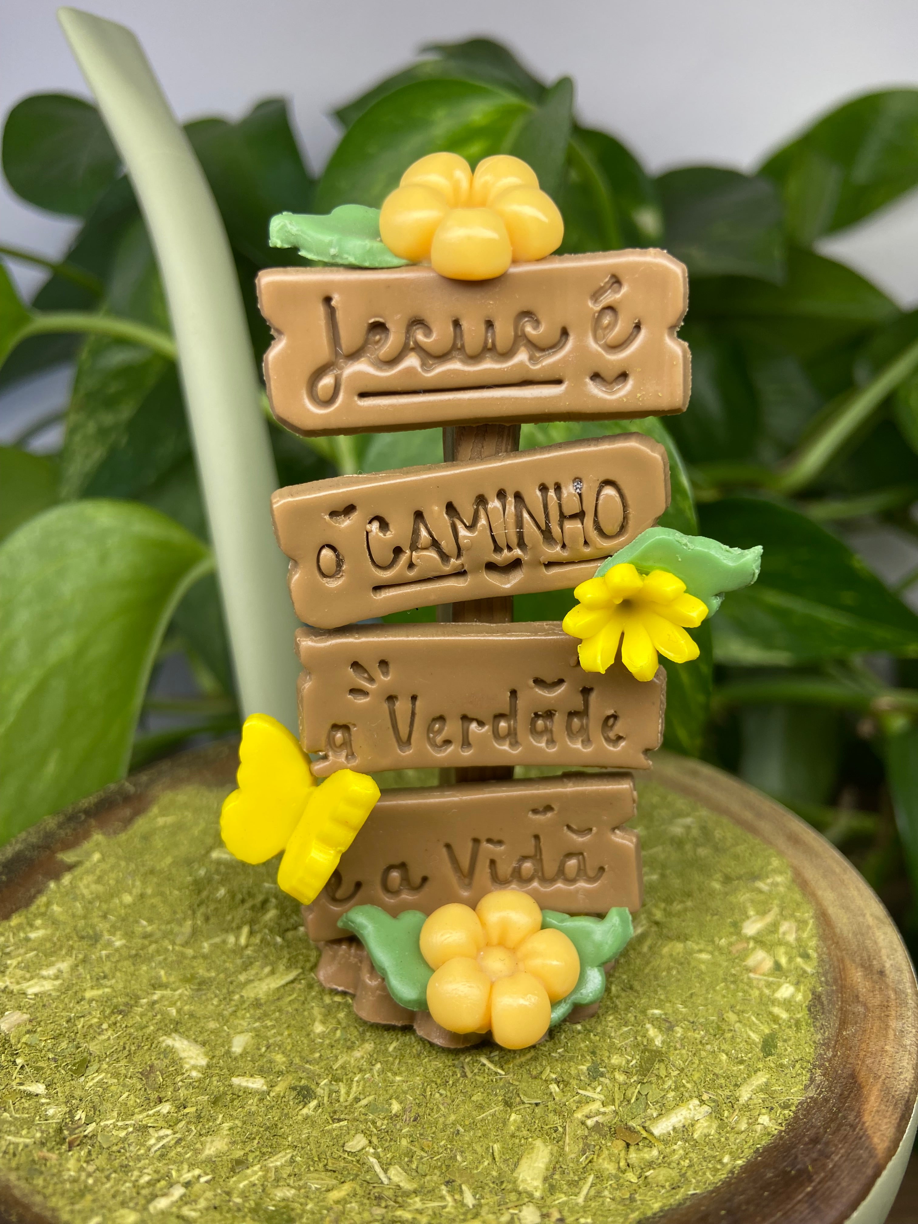 Plaquinha grande Jesus é | enfeite de chimarrão