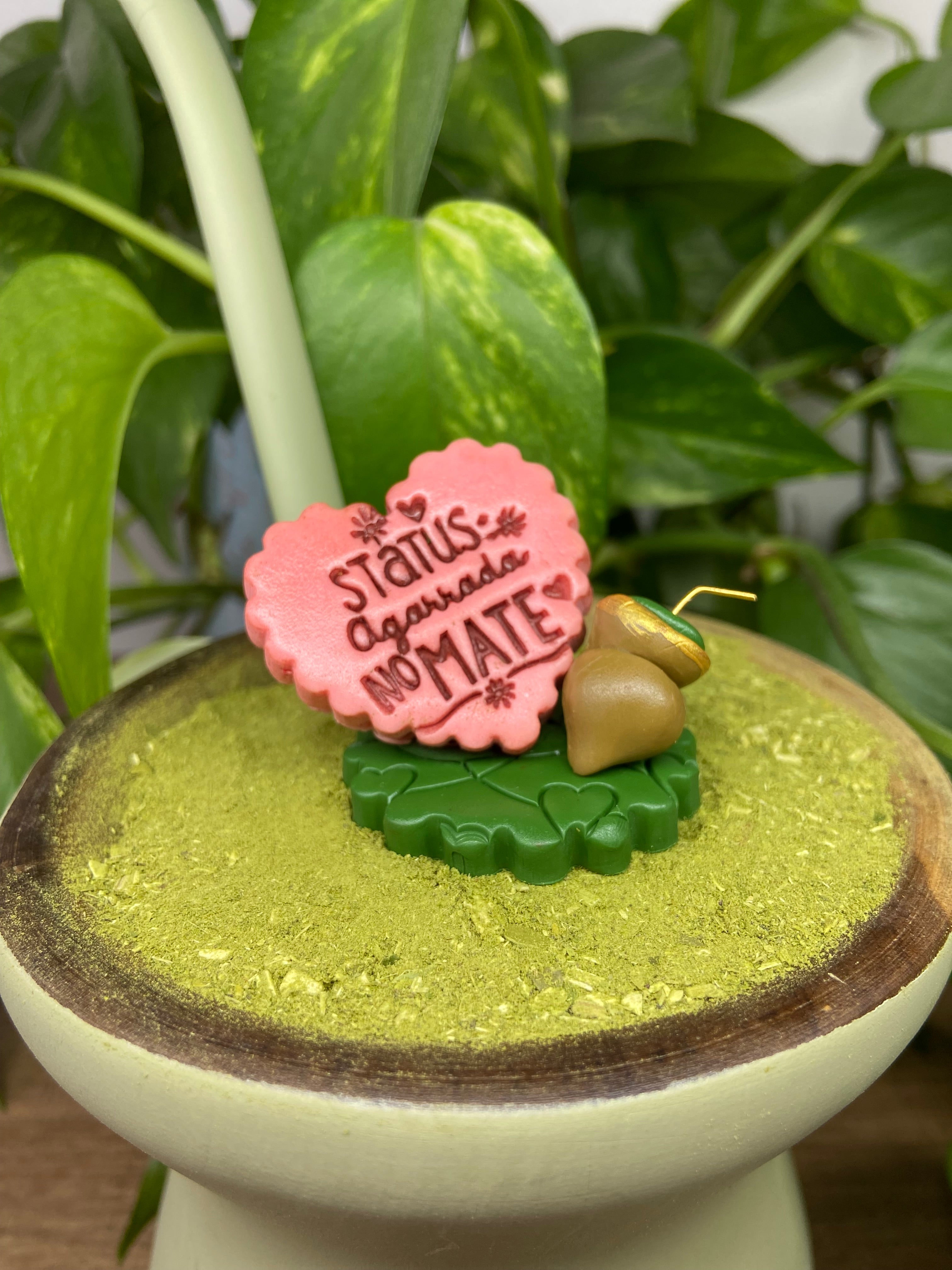 Status agarrada no mate coração | enfeite de chimarrão