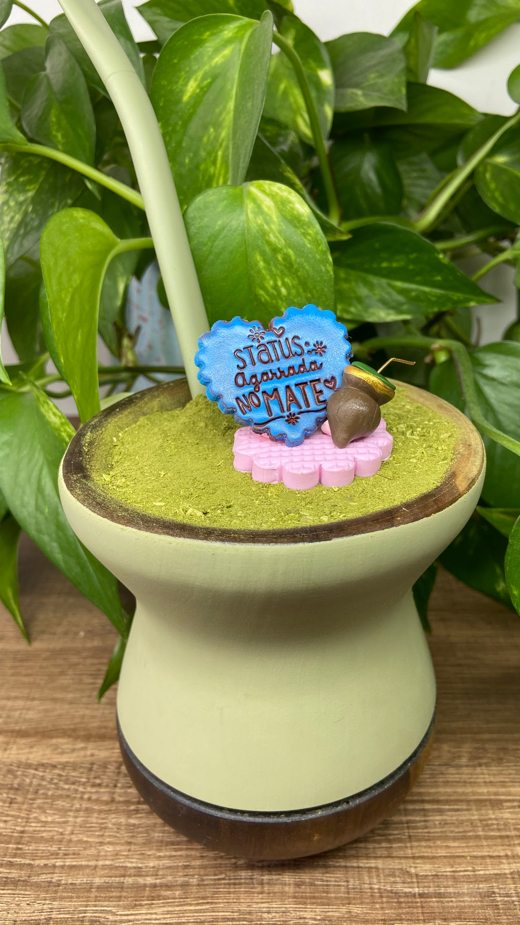 Status agarrada no mate coração | enfeite de chimarrão