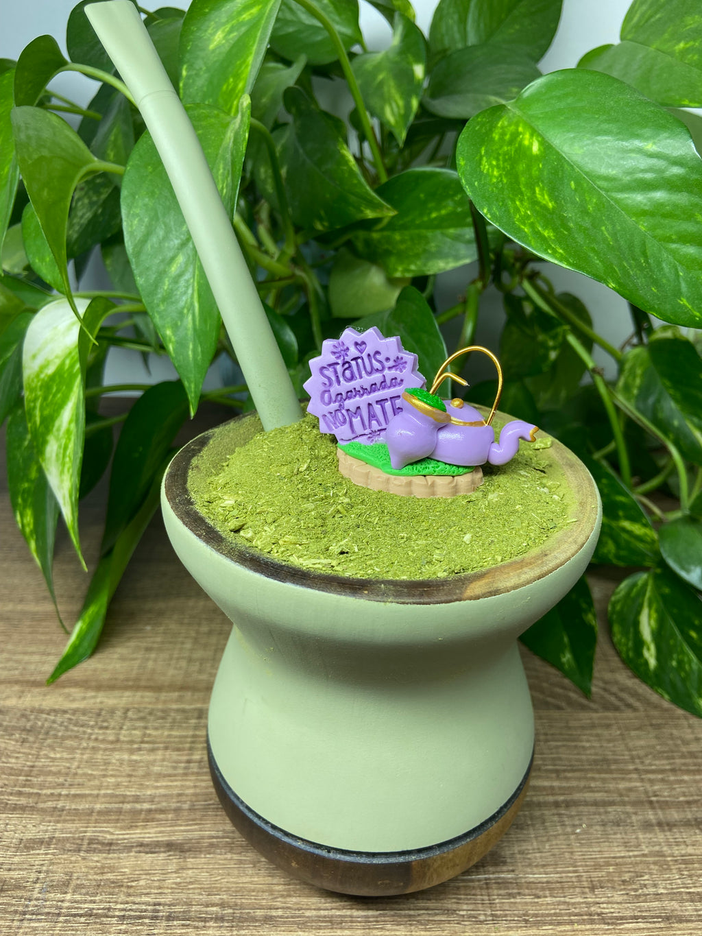 Status agarrada no Mate | enfeite de chimarrão