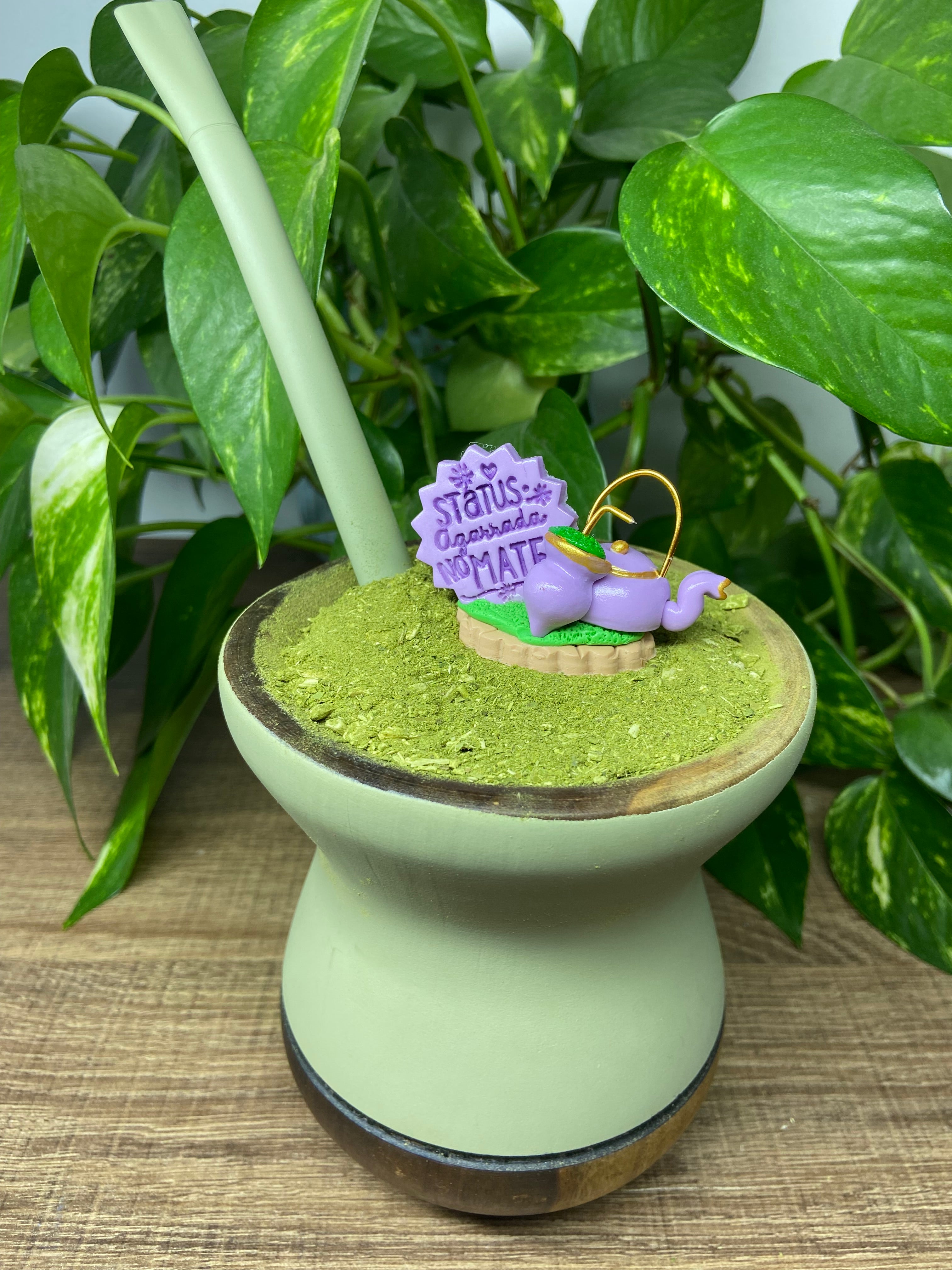 Status agarrada no Mate | enfeite de chimarrão