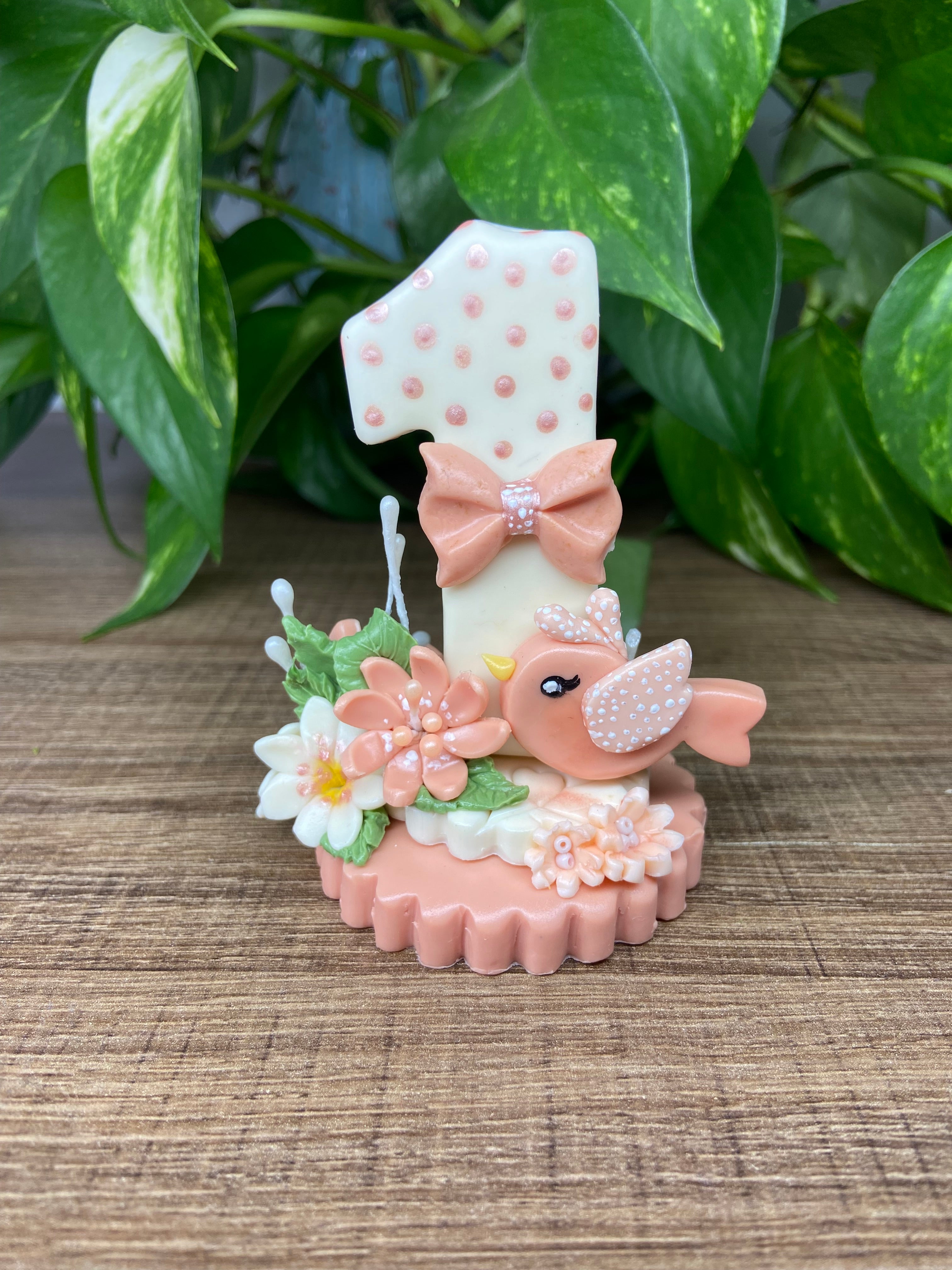 Vela de 1 aninho com flores com passarinho