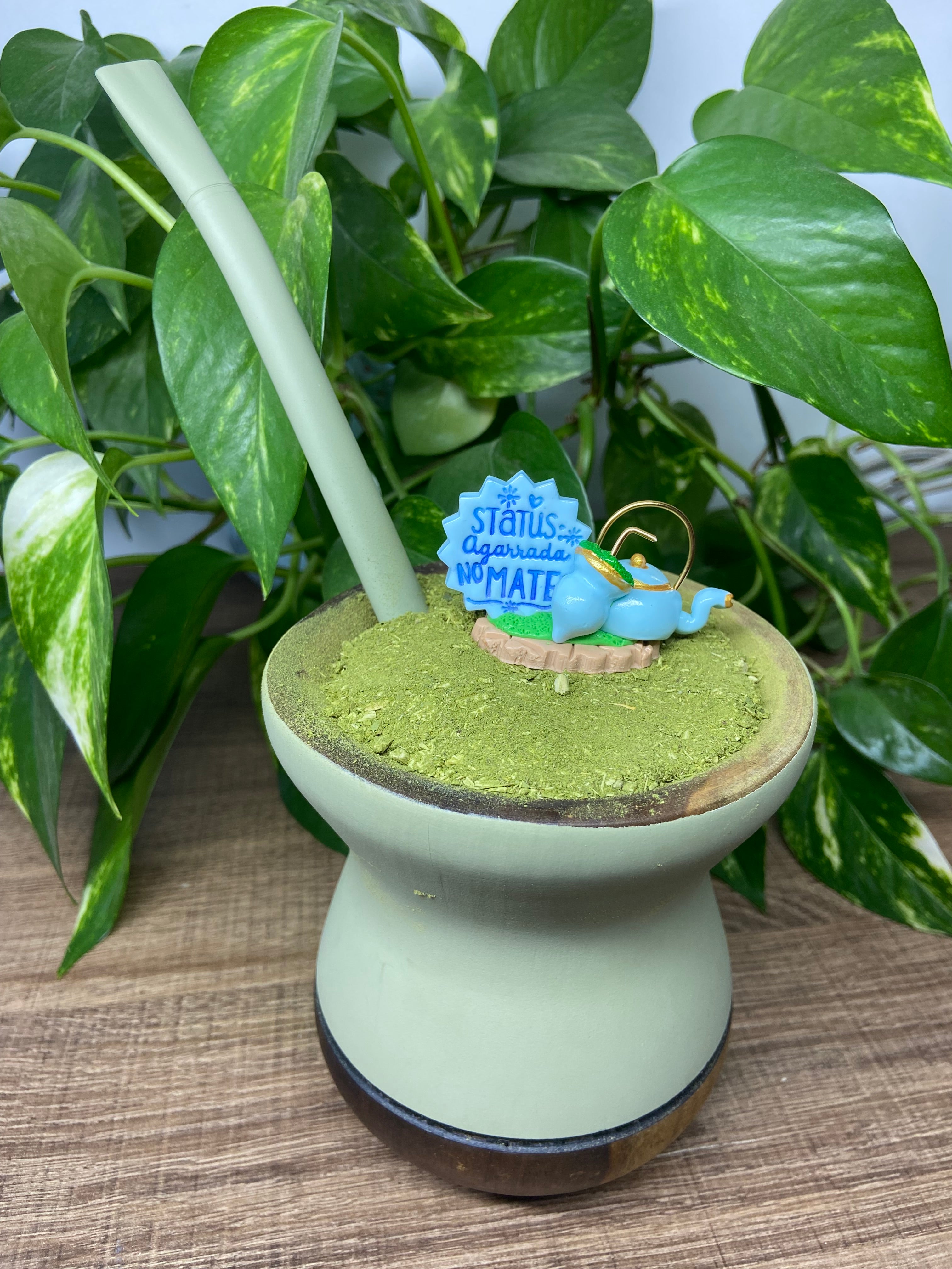 Status agarrada no Mate | enfeite de chimarrão