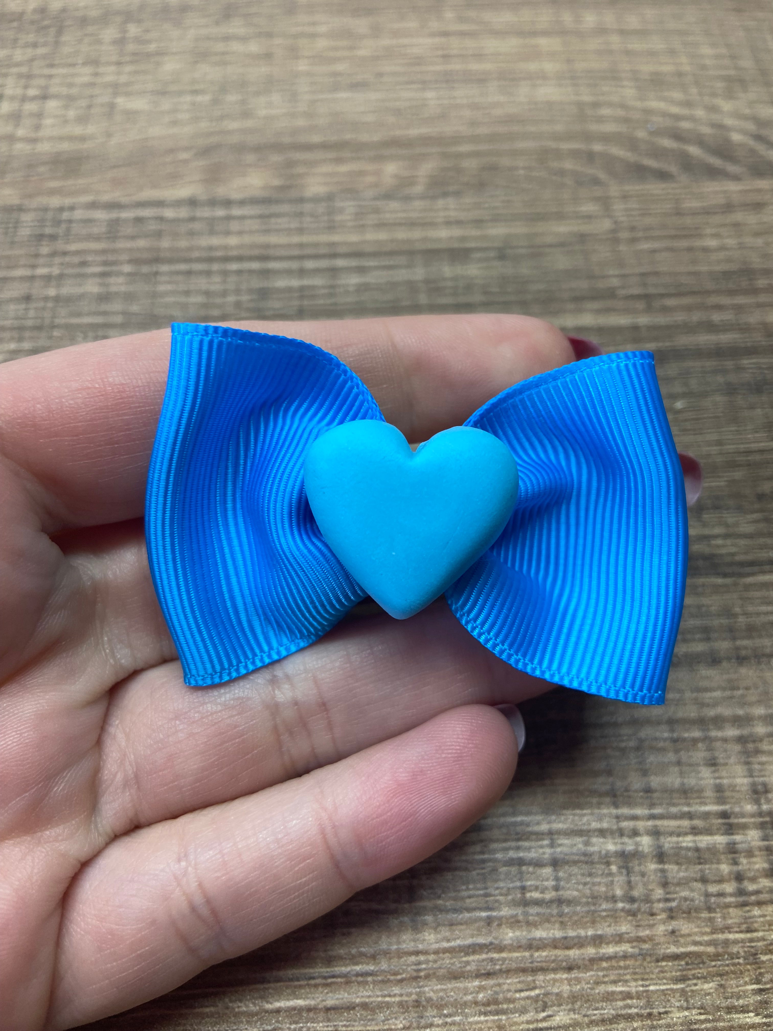 Laços de cabelo pequeno coração