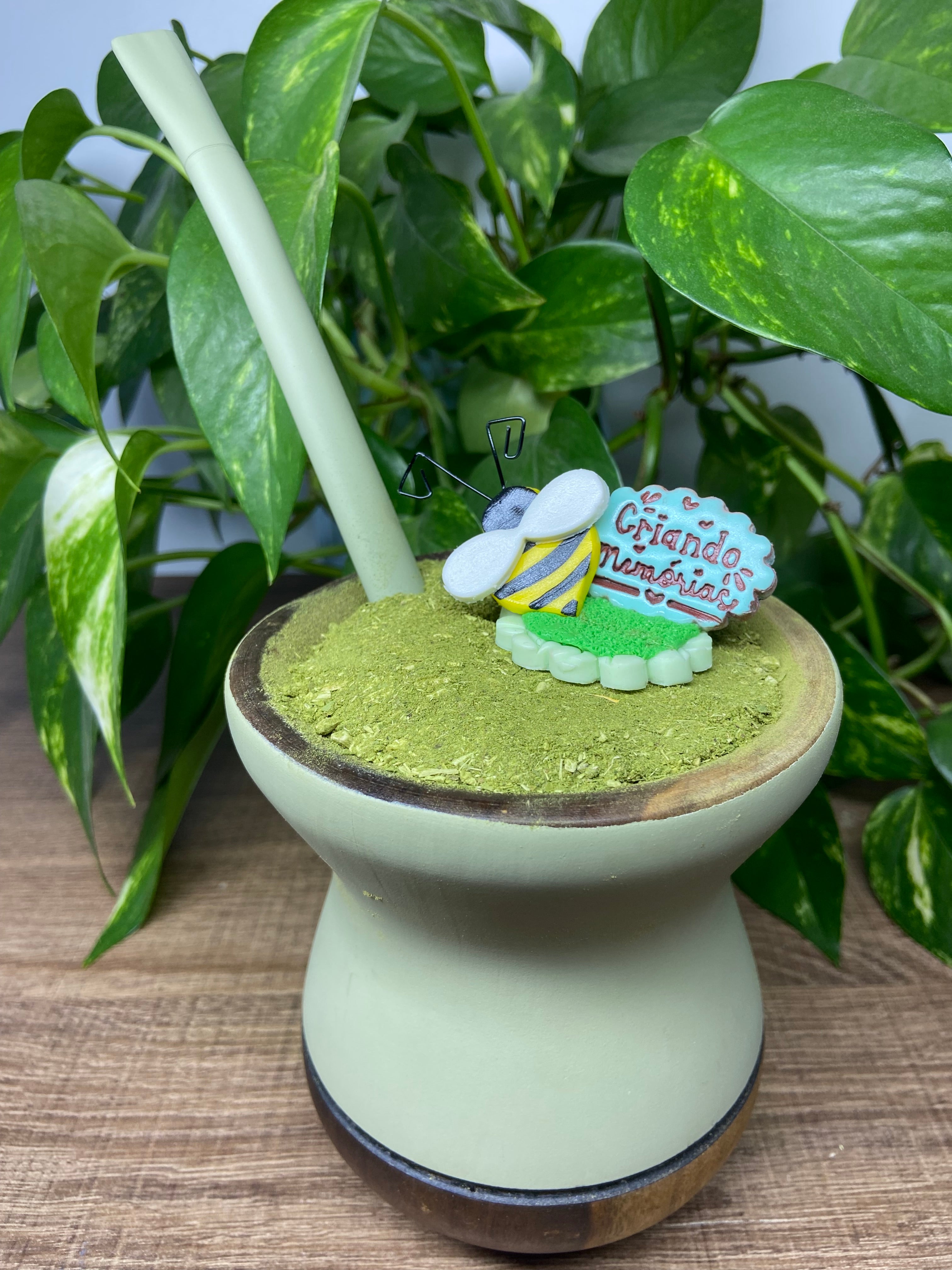 Criando memórias Abelha | enfeite de chimarrão