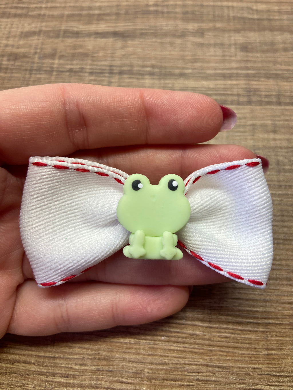 Laços de cabelo pequeno sapinho