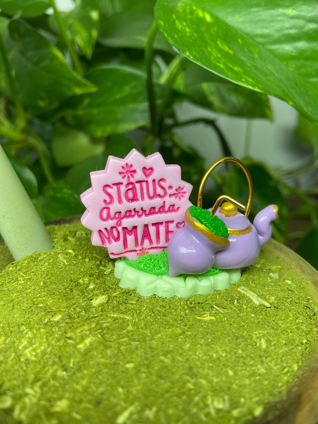 Status agarrada no Mate | enfeite de chimarrão