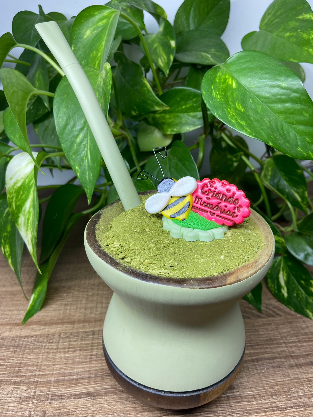 Criando memórias Abelha | enfeite de chimarrão